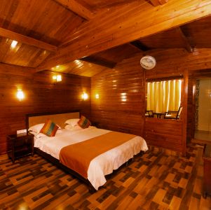 river-roost-deluxe-wood-cabins Deluxe Wood Cabins – Lake View