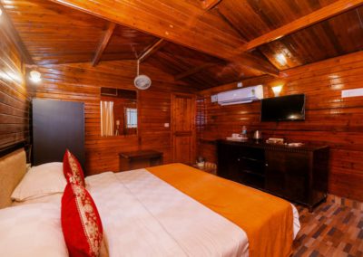 Wood Cabin – River View